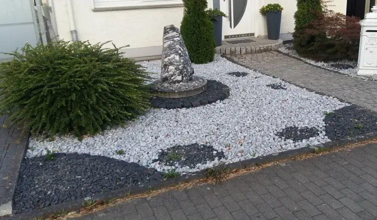 Pedras decorativas de concreto: como planejar e produzir peças para o jardim