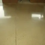 Piso de concreto polido: acabamento, execução e cuidados antes de escolher
